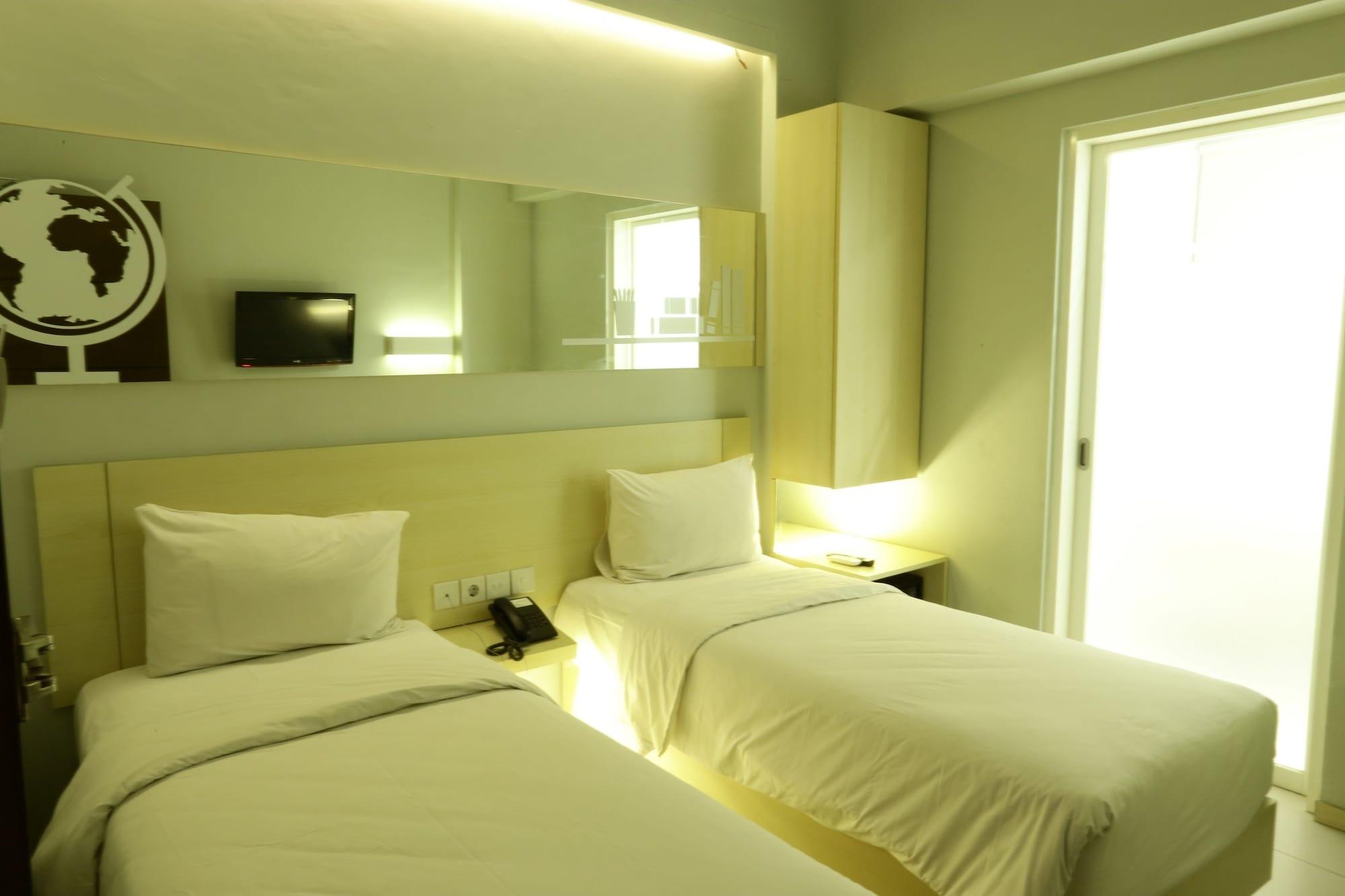 Cleo Hotel Tunjungan Surabaya Exterior foto