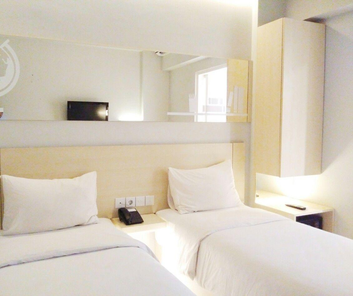 Cleo Hotel Tunjungan Surabaya Exterior foto