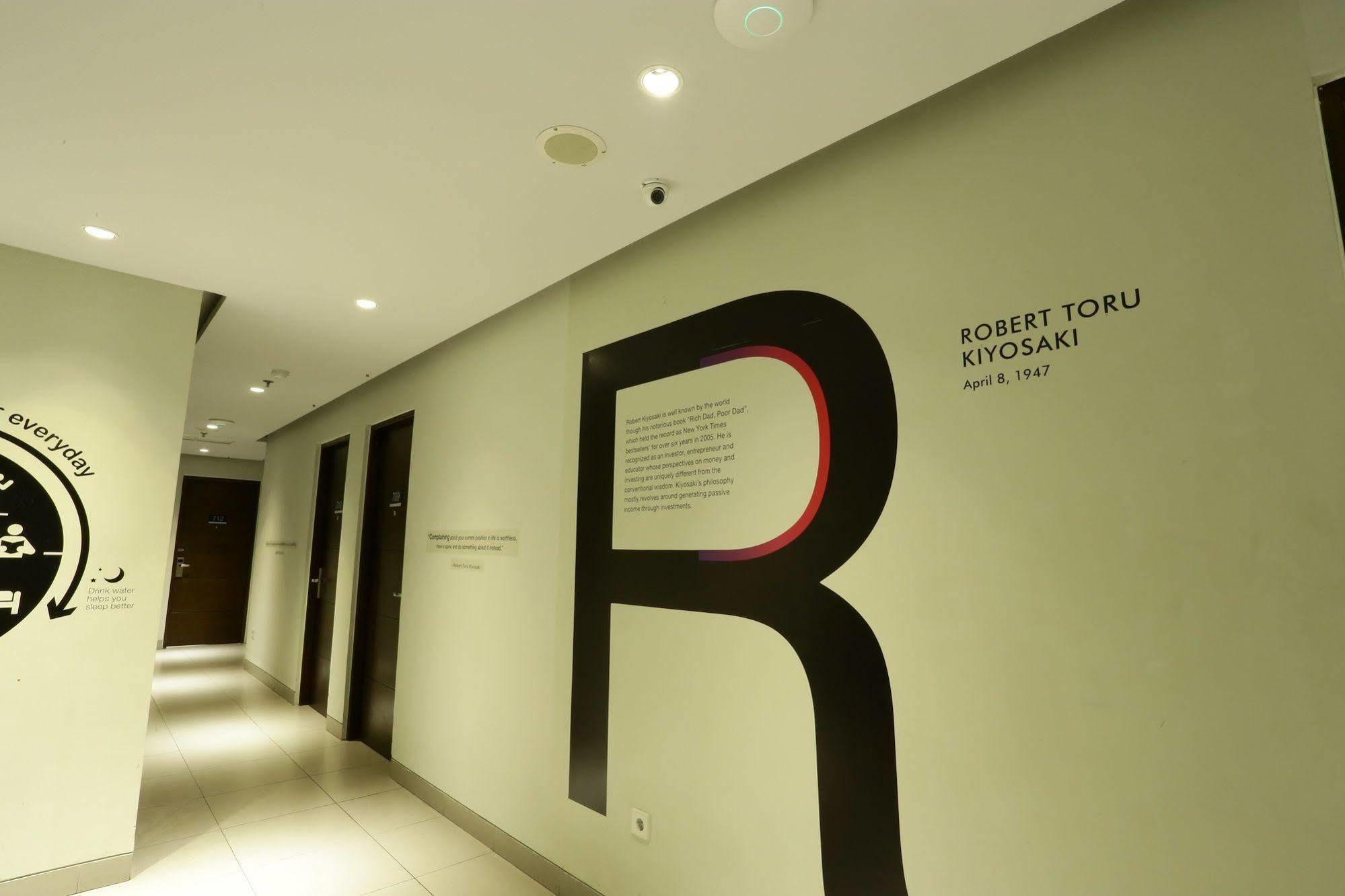 Cleo Hotel Tunjungan Surabaya Exterior foto